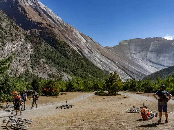 Annapurna circuit biking
